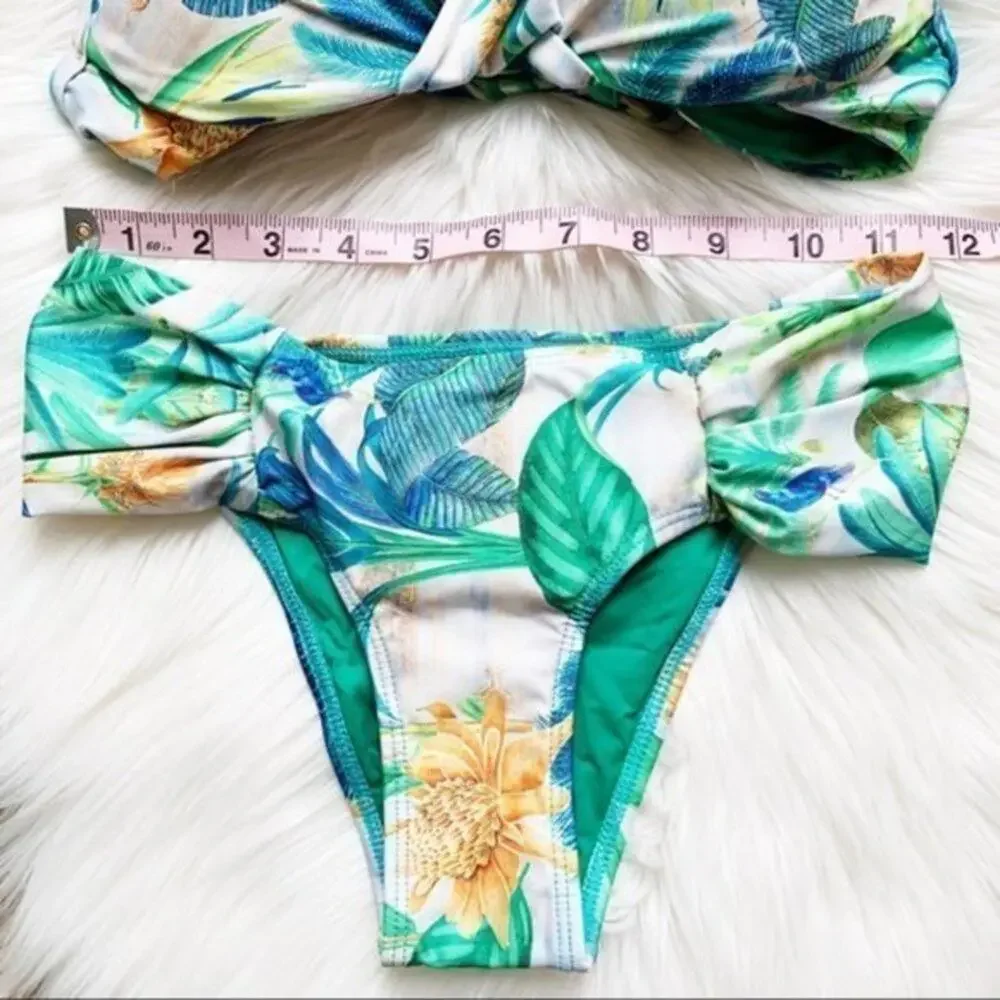 AngelBellas floral leaves